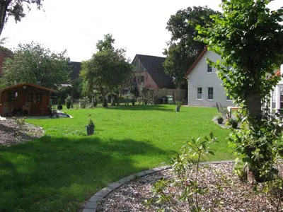 Ein Garten an der Unterkunft Schlummerkasten