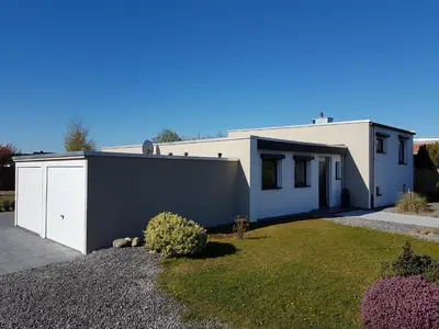 Das Gebäude in dem sich das Ferienhaus befindet