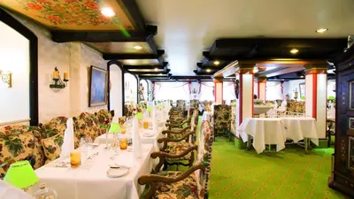 Ein Restaurant oder anderes Speiselokal in der Unterkunft Seeschlößchen - Hotel Strandperle