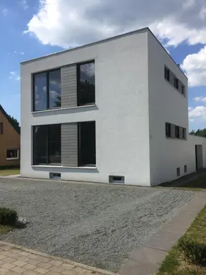 Das Gebäude in dem sich die Villa befindet