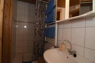 Ein Badezimmer in der Unterkunft kleines Appartment auf Gestütsanlage