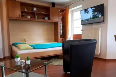 TV/Unterhaltungsangebot in der Unterkunft Haus Elbe 1 Wohnung 18