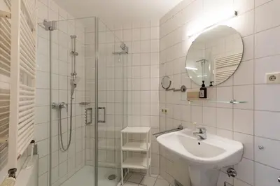 Ein Badezimmer in der Unterkunft Haus Elbe 1 Wohnung 13