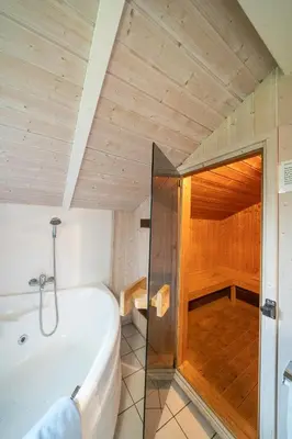 Ein Badezimmer in der Unterkunft Ferienhaus Boldixum