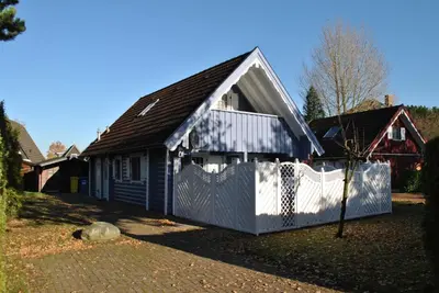 Das Gebäude in dem sich das Ferienhaus befindet