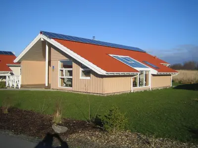 Das Gebäude in dem sich das Ferienhaus befindet
