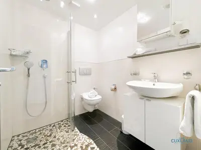 Ein Badezimmer in der Unterkunft Haus Essen Whg. 22
