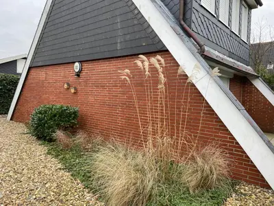 Das Gebäude in dem sich das Ferienhaus befindet