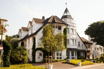 Das Gebäude in dem sich das Ferienhaus befindet