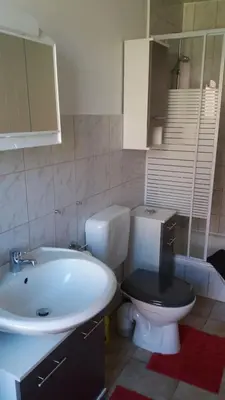 Ein Badezimmer in der Unterkunft Ferienwohnung bi Klatt tu Hus