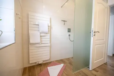 Ein Badezimmer in der Unterkunft Cuxhavener Straße 5/4