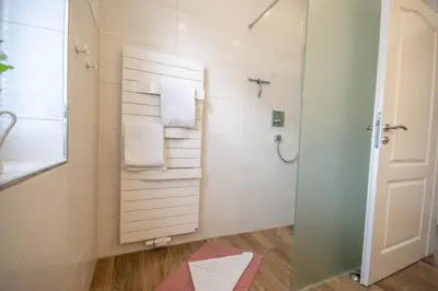 Ein Badezimmer in der Unterkunft Cuxhavener Straße 5/3