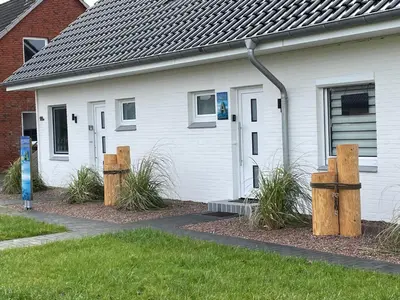 Das Gebäude in dem sich das Ferienhaus befindet