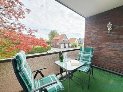 Ein Balkon oder eine Terrasse in der Unterkunft Auszeit im Haus Elbe Whg.6 in mitten von Döse, 800m bis zum Strand
