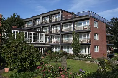 Ein Garten an der Unterkunft Hotel Wehrburg