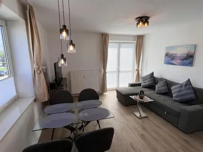 Ein Sitzbereich in der Unterkunft Villa Döser Strand