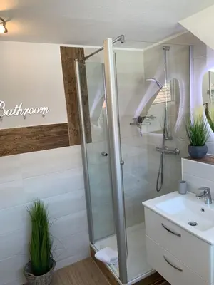 Ein Badezimmer in der Unterkunft Haus Schatz am Meer Appartement 12 für 1 Person Schatzkammer