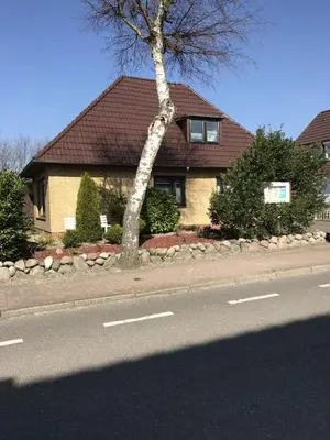 Das Gebäude in dem sich die Ferienwohnung befindet