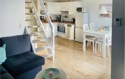 Küche/Küchenzeile in der Unterkunft Awesome Apartment In Friedrichskoog