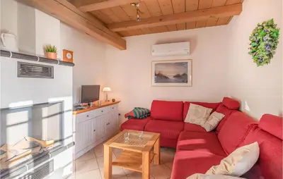 Ein Sitzbereich in der Unterkunft Nice Home In Dithmarschen With Wifi