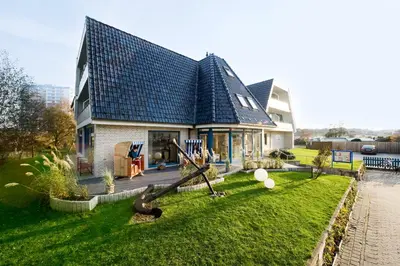 Ein Garten an der Unterkunft Hotel Muschelgrund