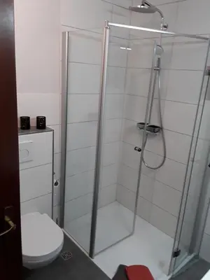 Ein Badezimmer in der Unterkunft Wunderschöne Ferienwohnung ´Mal seh´n`direkt am Nordseedeich