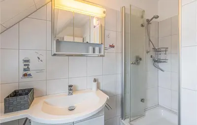 Ein Badezimmer in der Unterkunft Stunning Apartment In Friedrichskoog