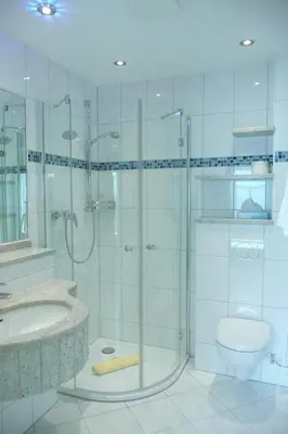 Ein Badezimmer in der Unterkunft Seehotel Neue Liebe