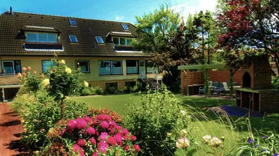 Ein Garten an der Unterkunft Appartementhaus 