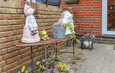 Ein Garten an der Unterkunft Nice Apartment In Wurster Nordseeküste