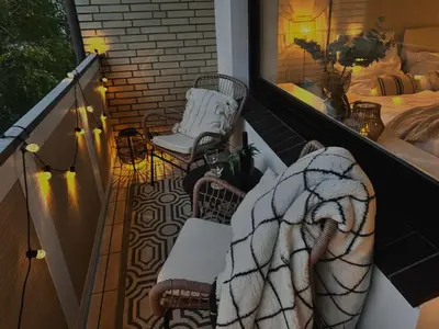 Ein Sitzbereich in der Unterkunft Seaside Rooms - Design-Apartment mit Balkon & Parkplatz - inklusive Strandkorb direkt am Wasser und Spa & Sauna saisonal