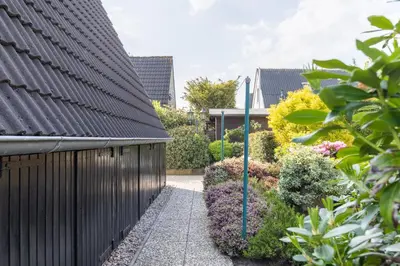 Ein Garten an der Unterkunft Nordseewelle