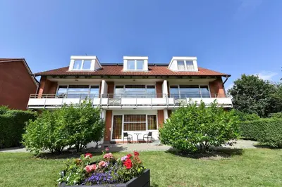 Ein Garten an der Unterkunft Haus 