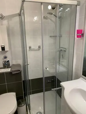 Ein Badezimmer in der Unterkunft Rosengarten 307