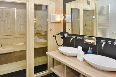 Ein Badezimmer in der Unterkunft Resort Deichgraf Resort Deichgraf 27-09
