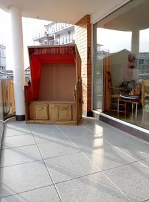 Ein Balkon oder eine Terrasse in der Unterkunft Strandpalais, Whg 05
