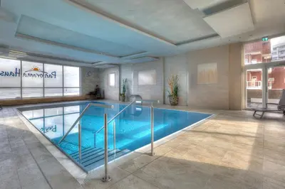 Der Swimmingpool an oder in der Nähe von Panoramahaus Duhnen - Wohnung 31