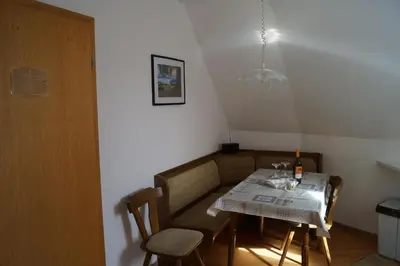 Ein Sitzbereich in der Unterkunft Haus Katharina Ferienwohnung 1
