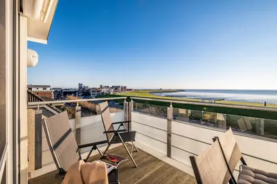 Ein Balkon oder eine Terrasse in der Unterkunft Haus Deichkieker Apartment 4 1