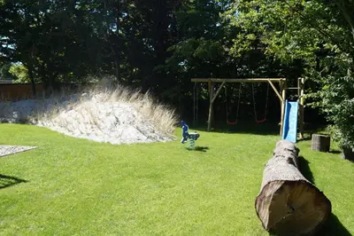 Ein Garten an der Unterkunft Büsumer Reethus Apartment 3 1 Dünengras