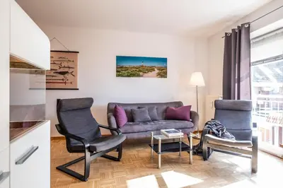 Ein Sitzbereich in der Unterkunft Haus Seemeile Wohnung 2 13