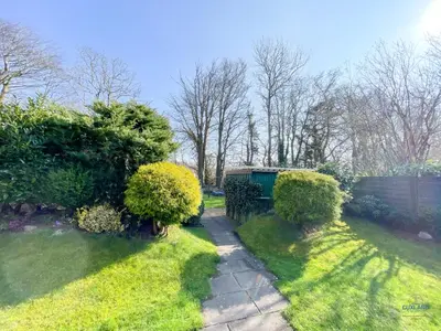 Ein Garten an der Unterkunft Ferienwohnung Seerose