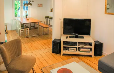TV/Unterhaltungsangebot in der Unterkunft Cozy Home In Wingst With Sauna