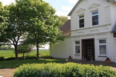 Ein Garten an der Unterkunft Ferienhof Schoof No2