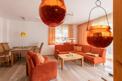 Ein Sitzbereich in der Unterkunft Haus Weser, Whg 2