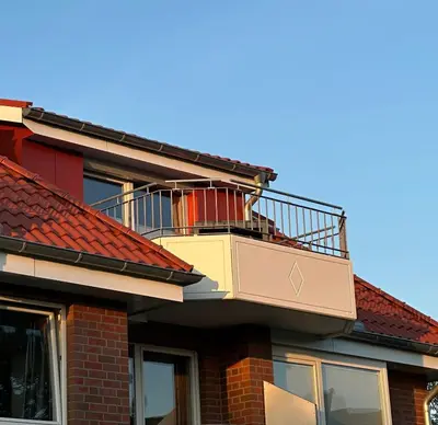 Das Gebäude in dem sich das Ferienhaus befindet