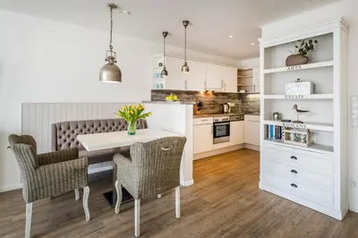 Küche/Küchenzeile in der Unterkunft Weisse Villa Apartment 2 2 Hafenblick