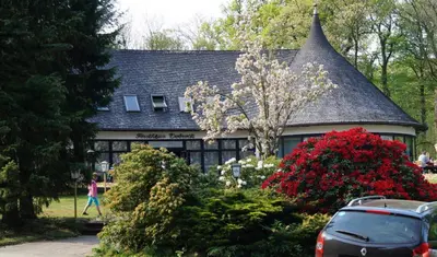 Ein Garten an der Unterkunft Forsthaus-Ferienhotel am Dobrock