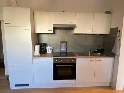 Küche/Küchenzeile in der Unterkunft Appartement 1 mit Küche und neuem Bad, frisch saniert