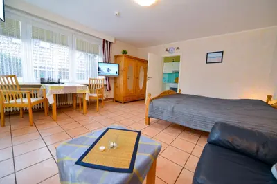 Ein Sitzbereich in der Unterkunft Haus Heidhöhn Nr 4 HE02